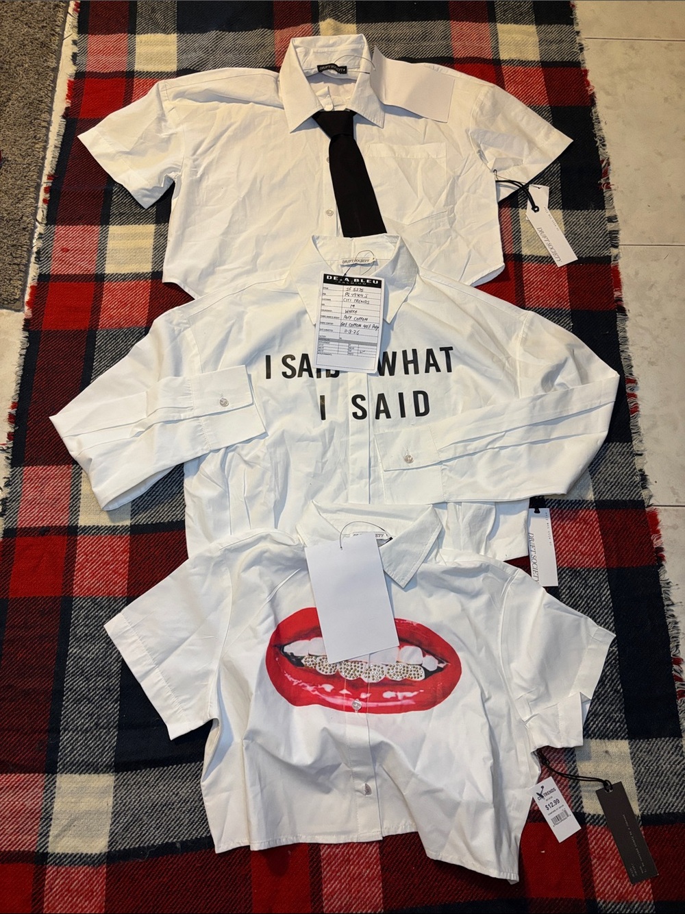 White Graphic Button-Up Shirt's 3 Tie Up Lip Print and ISaid